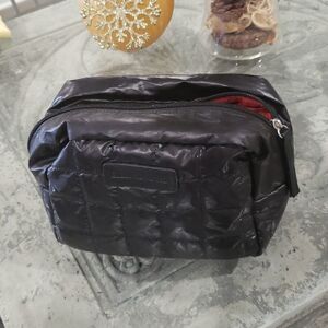 𝅺elizabeth Arden Make Up Pouch